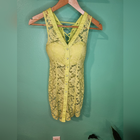 NWOT lace top - Picture 2 of 10